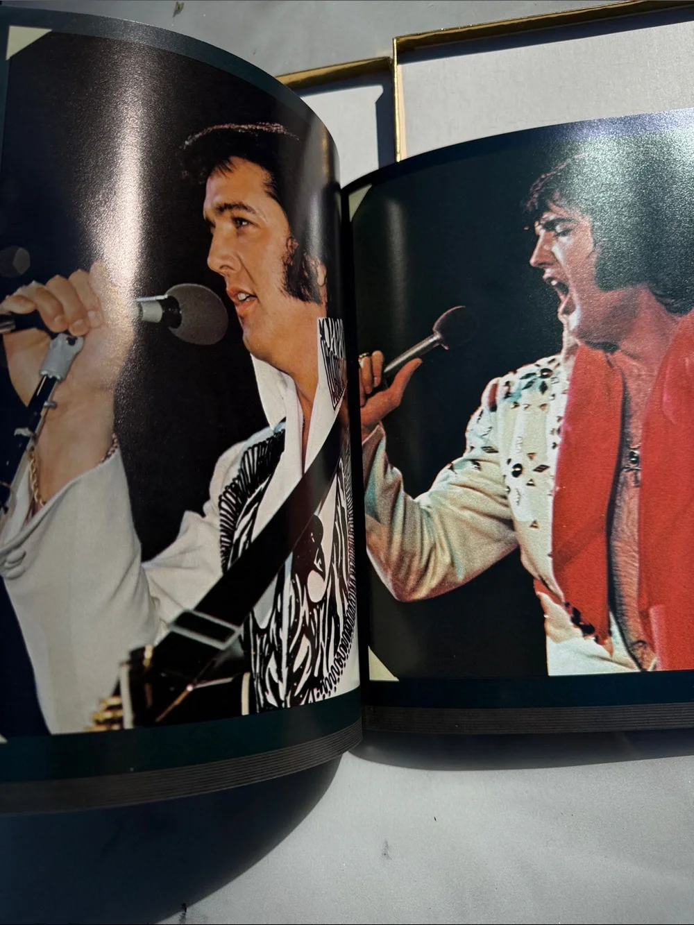 Official Elvis Gold and Black Concert Photo Album1977